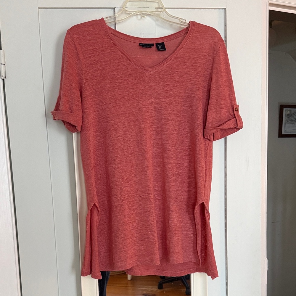 Tahari Short Sleeve V-Neck 100% Linen  Knit Top in Coral